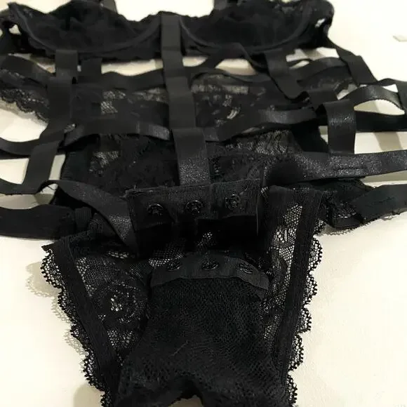 Midnight Muse Black Cutout Harness Lace Bodysuit Sz M - Picture 8 of 13
